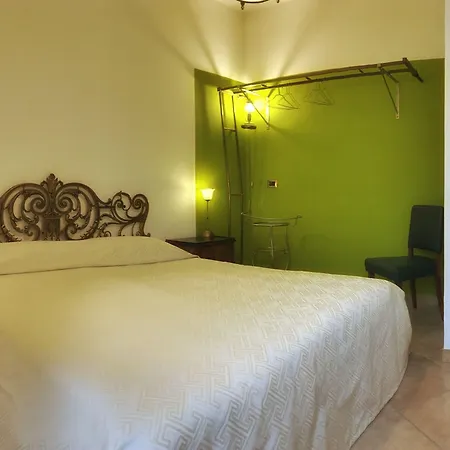 Esagono Monello 3* Avola